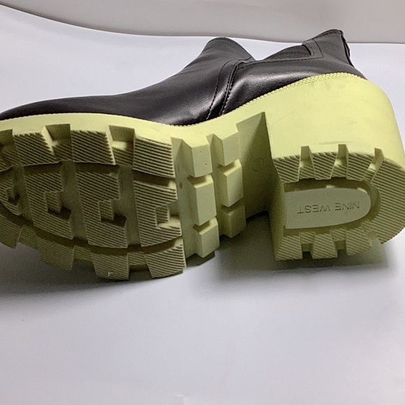 Nine West Women’s Forme Chelsea Lug Sole Booties size 11M Black/Green - Picture 5 of 6